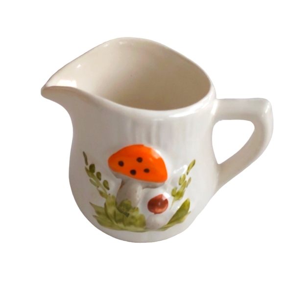 Vintage mushroom motif ceramic creamer - Picture 1 of 8